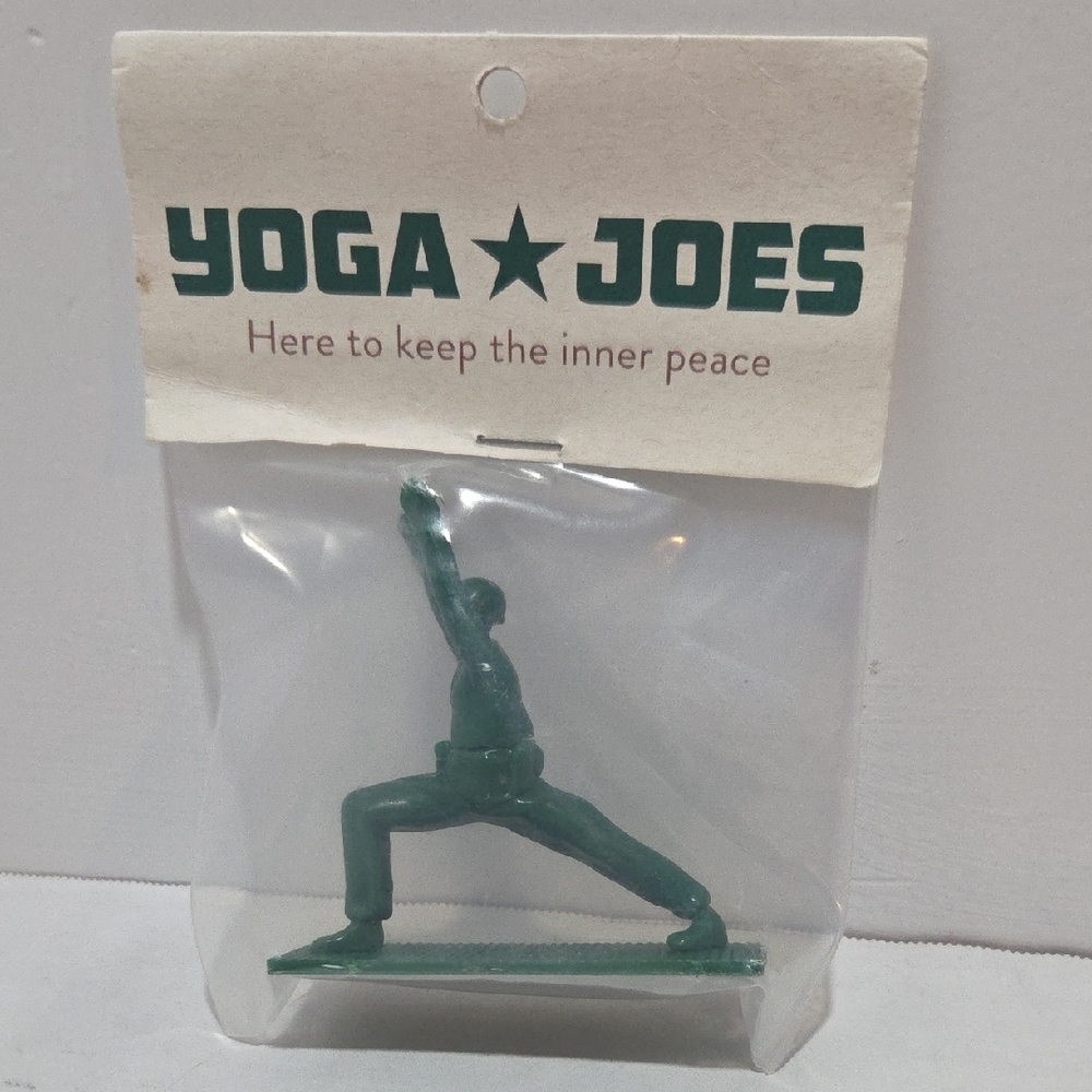 Yoga Joes Green Figurine